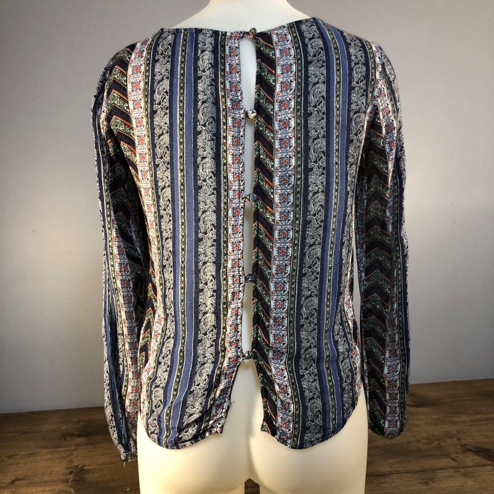 Patterned Top - Picture 4 of 4
